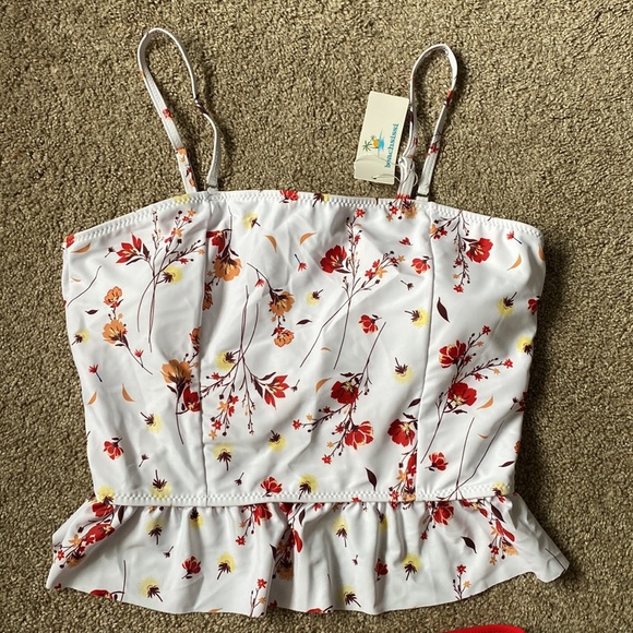 NWT Womens Beachsissi XL Tankini Top, Red & White Floral Pattern w/ Red Bottoms - Picture 2 of 11